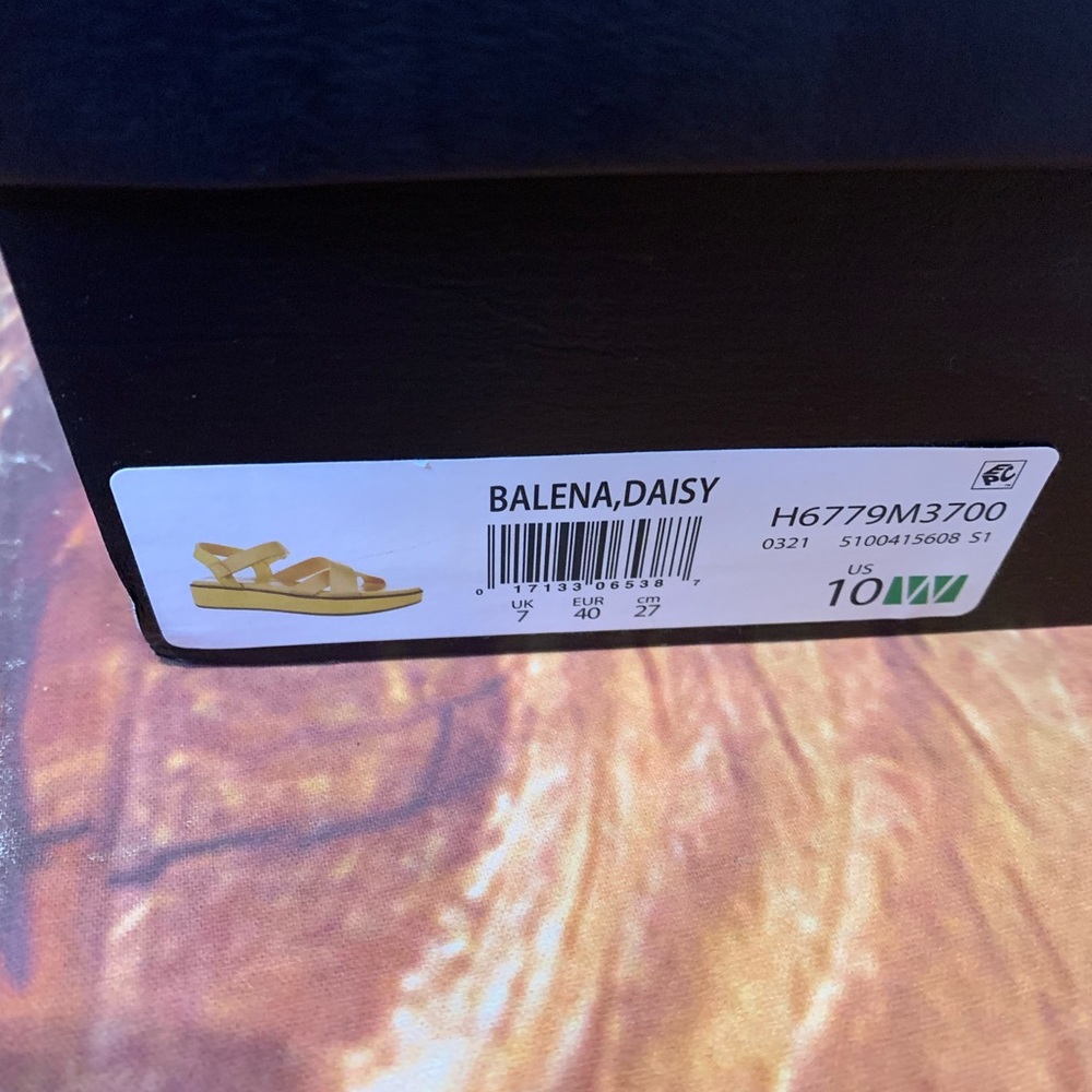 New! Naturalizer Sandals NIB - Picture 3 of 4